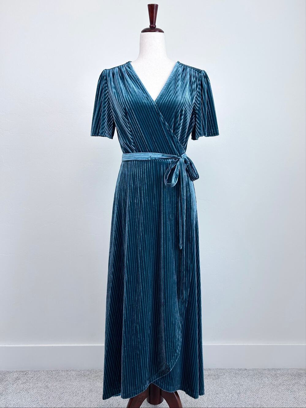 Simplee MEDIUM Teal Velvet Formal V-Neck Wrap Short Sleeve Flowy Maxi Dress NWT